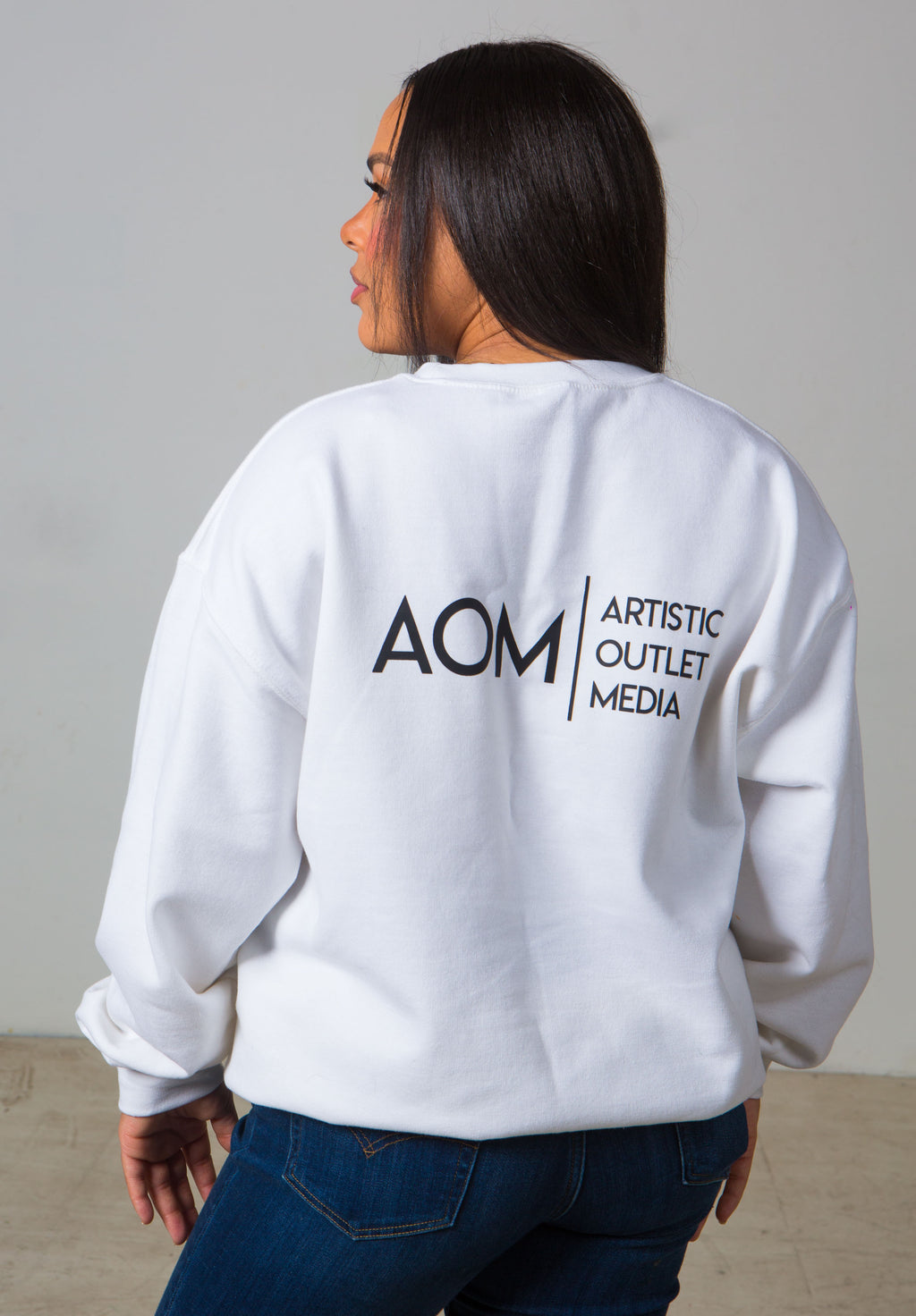 AOM Basic | White