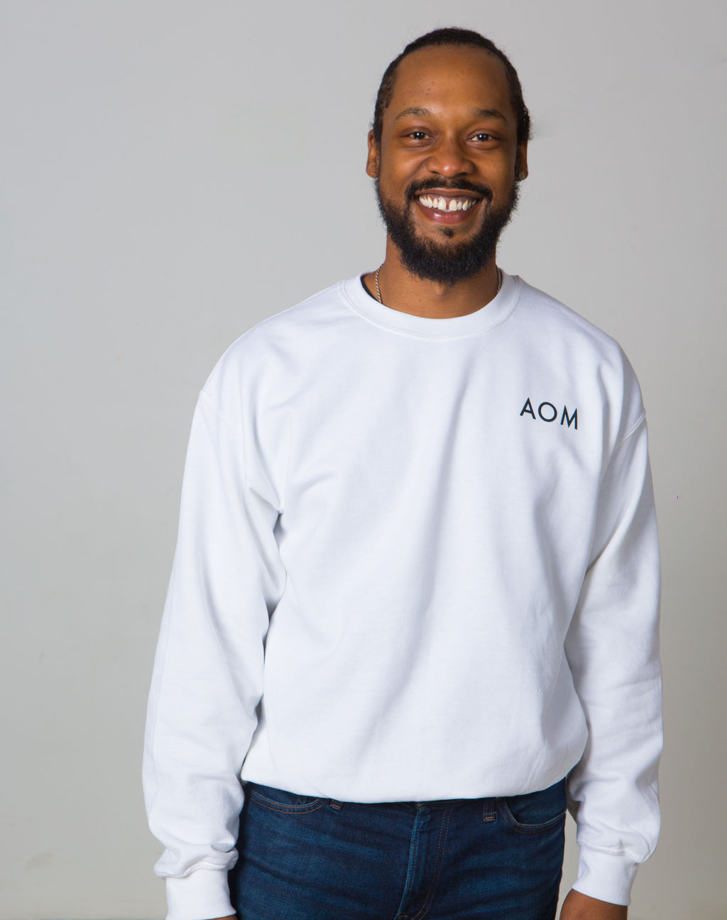 AOM Basic | White