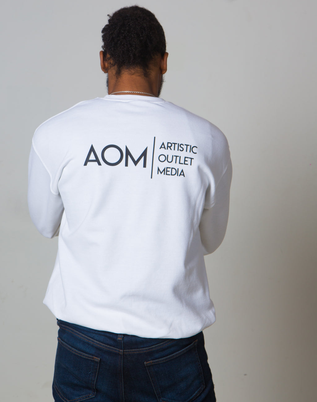 AOM Basic | White